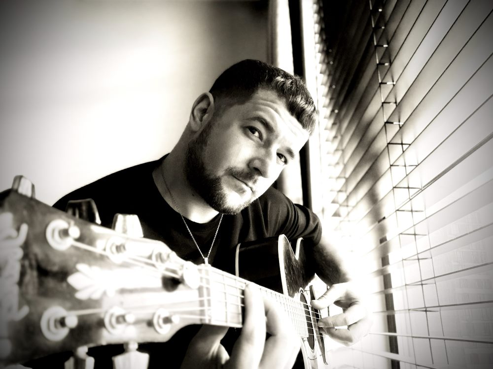 The band "Vidpovid to be" released the song "Don't Let Me Go", created based on the frontman's personal story