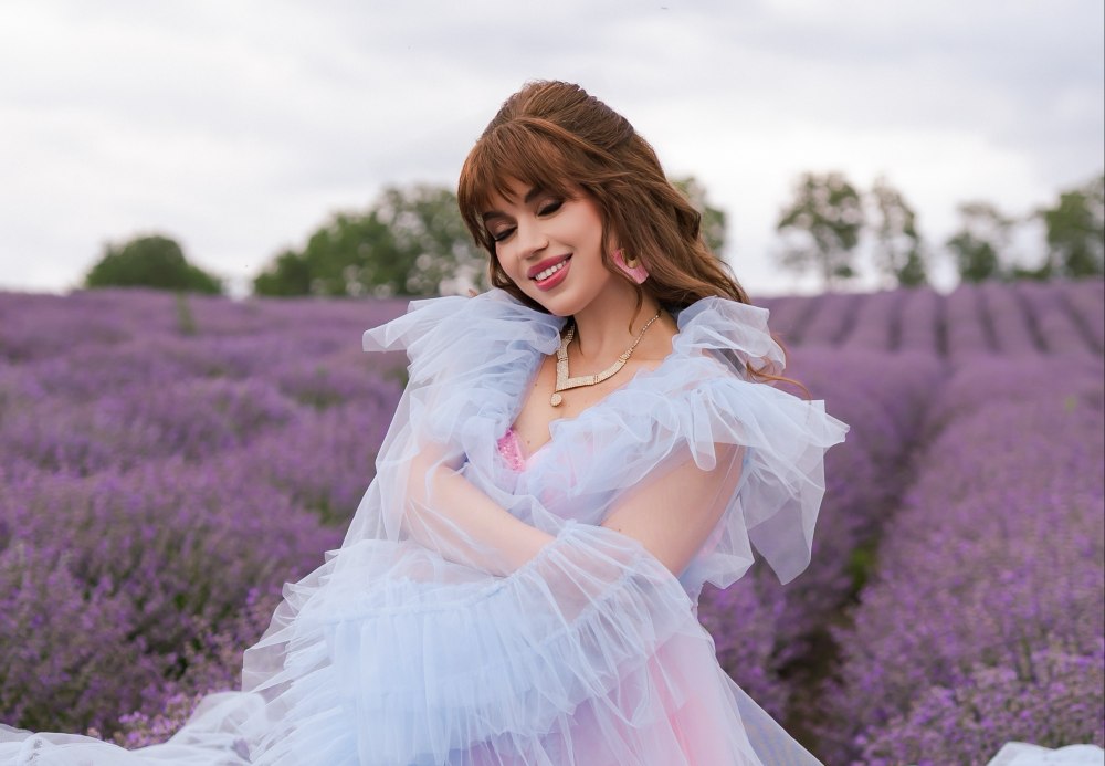 Iryna Zinkovska Releases New Song “Pakhnyut Kvitý” and Opens Up About Rethinking Time and Values